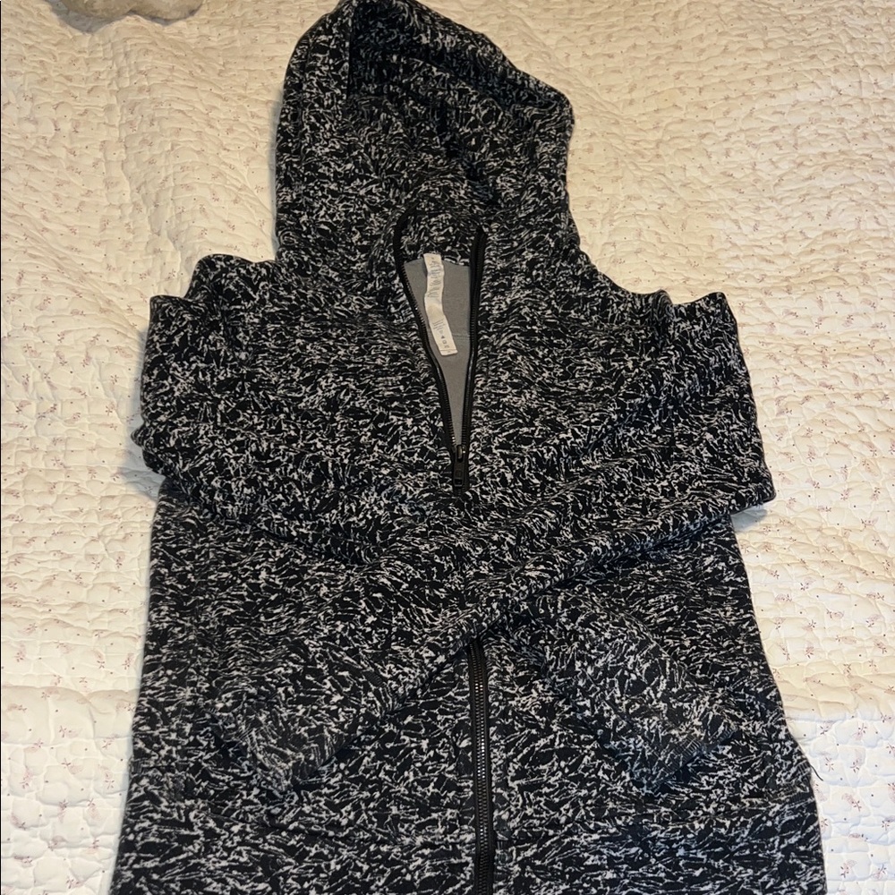 Lululemon Athletica Black and White Patterned Jacket